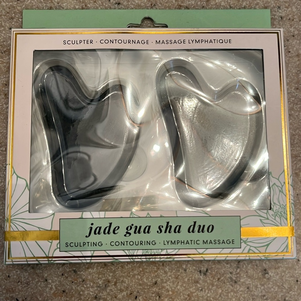 Lindo brand jade gua sha duo- NWT